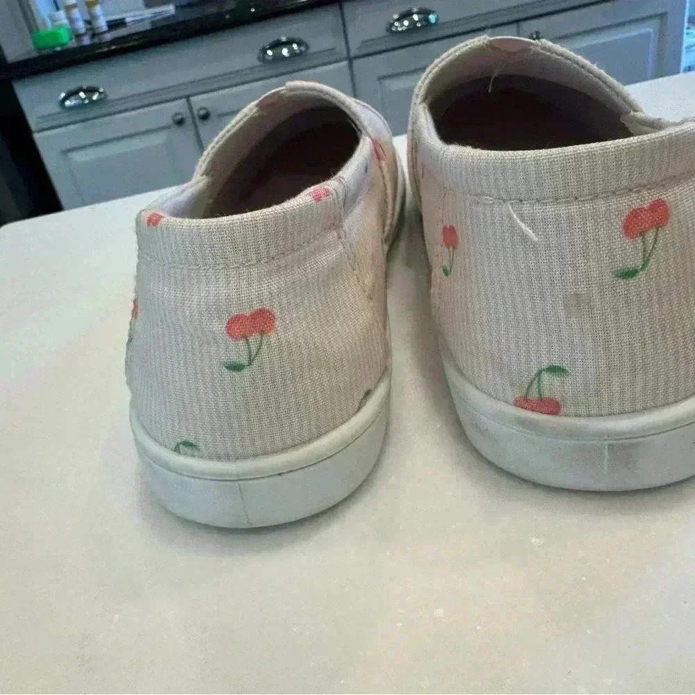 Isaac Mizrahi comfort sneakers/shoes. Pink & white w/ small cherries size 9 - Picture 7 of 10
